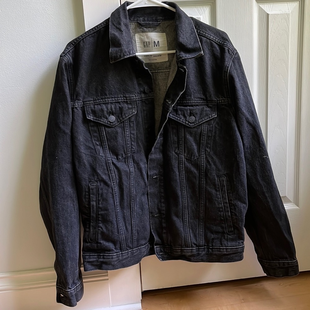 Black gap denim jacket, men’s medium
